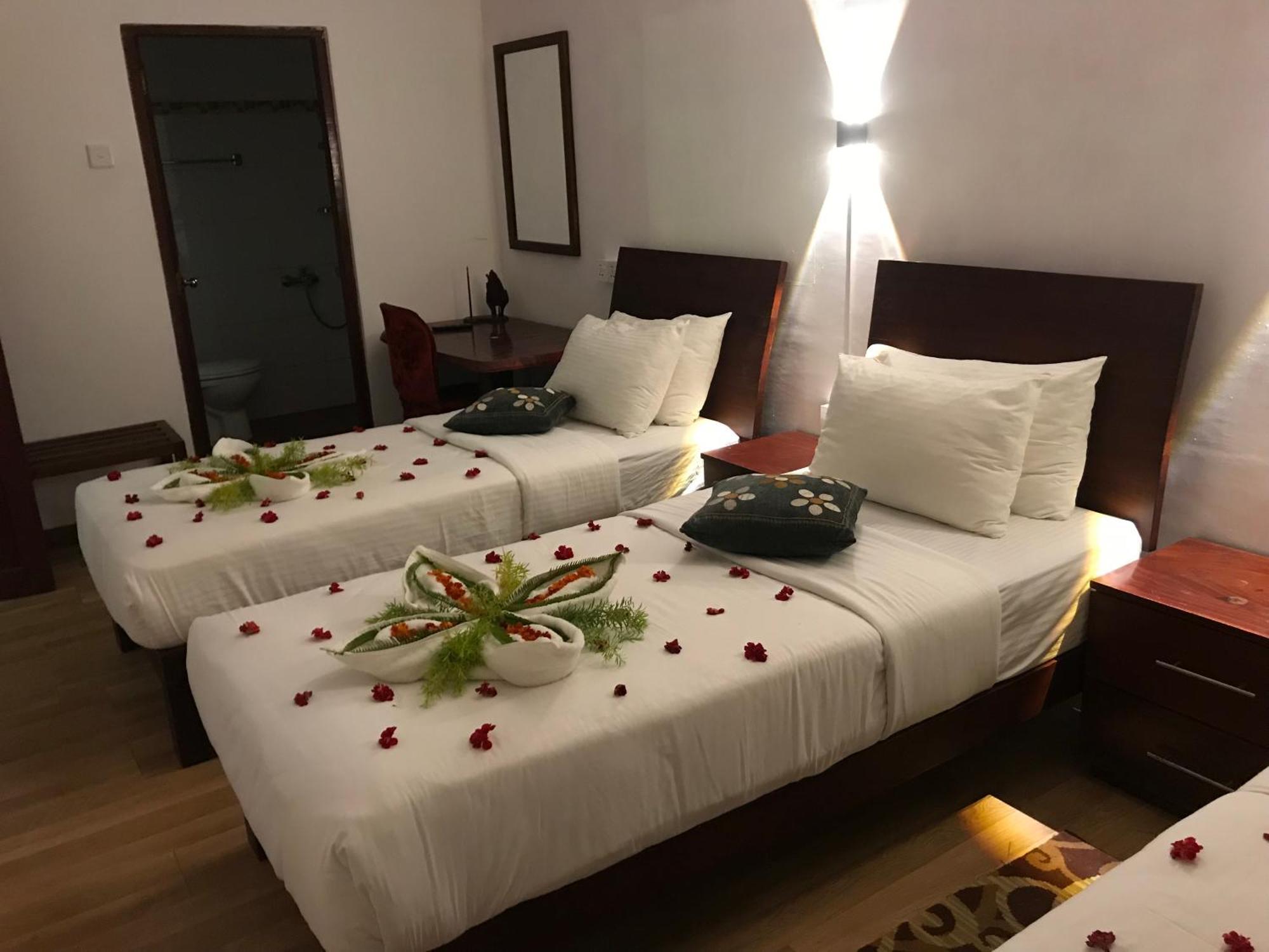 Marigold Home Нувара Елия Екстериор снимка